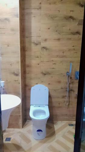 305_toilet